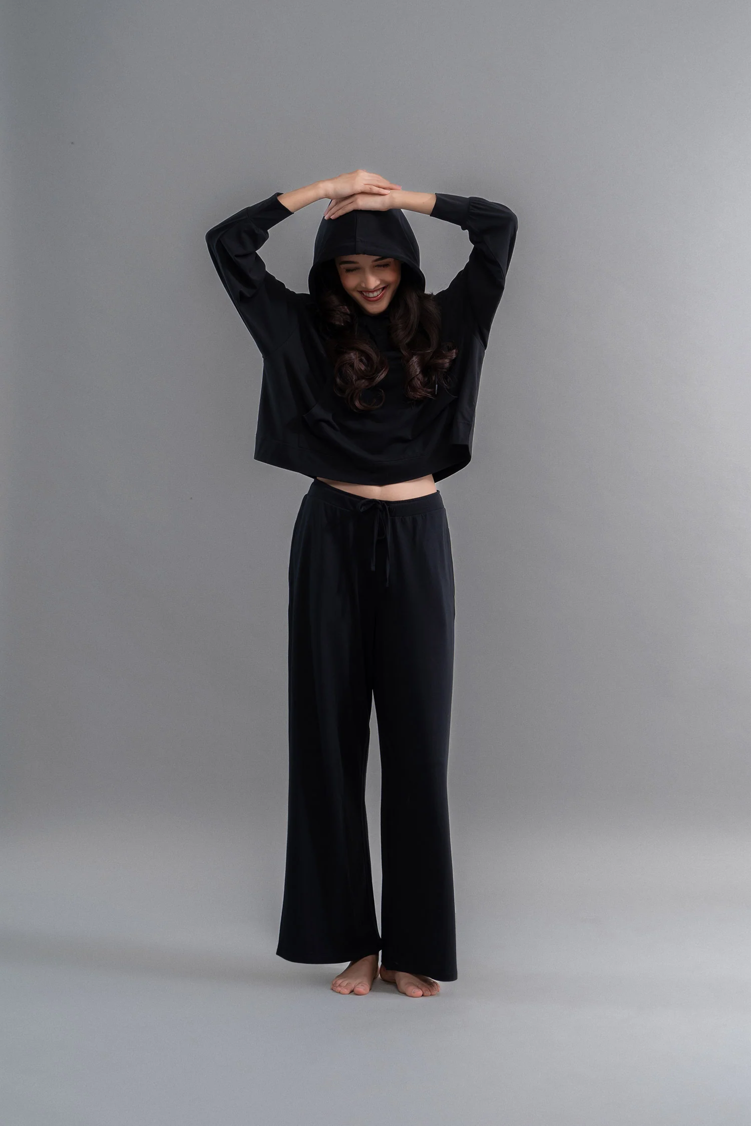Limited Edition Luxflo® Travel Hoodie Set - Image 5